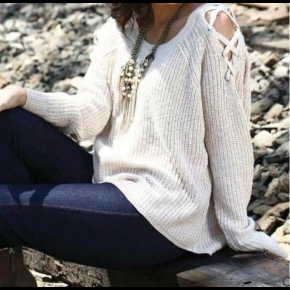Sweaters - Oversized Sweater w/ Crisscross Shoulder Detail Oatmeal Color Slouchy Fit Size S